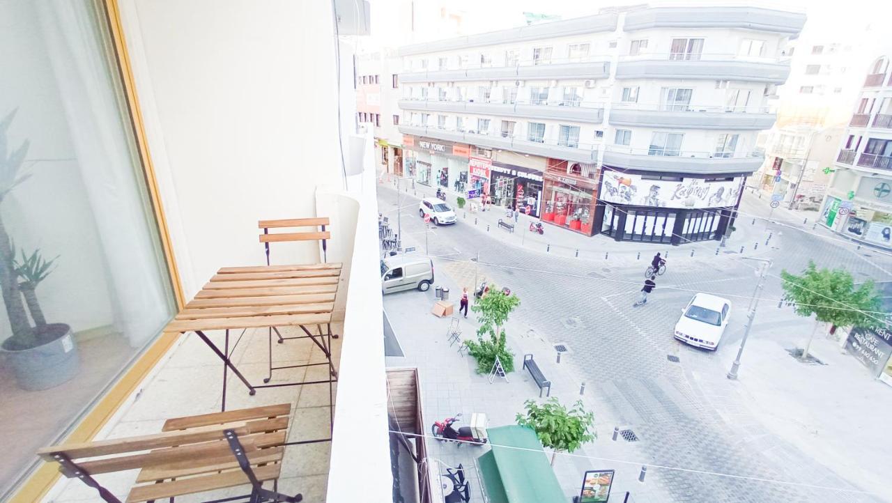 1A Beach & Business Apartment In The City Center! Larnaca Esterno foto